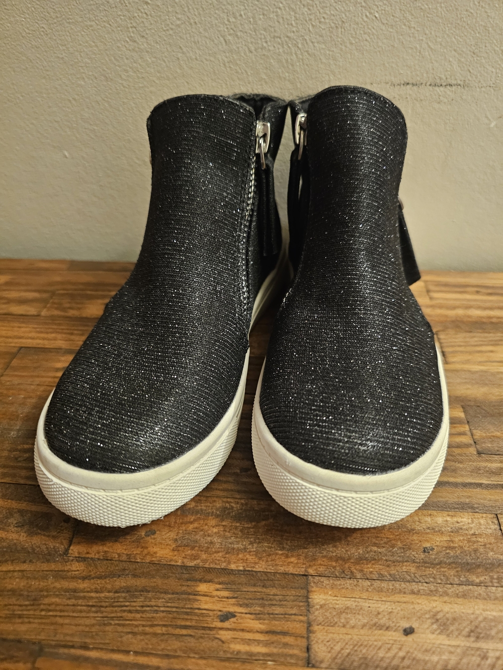 Harper Canyon Black Glitter Slip-On Kids Sneakers with White Sole